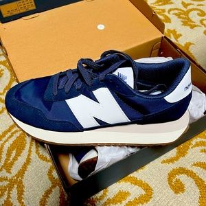*NEW* NB 237 M8; W:10